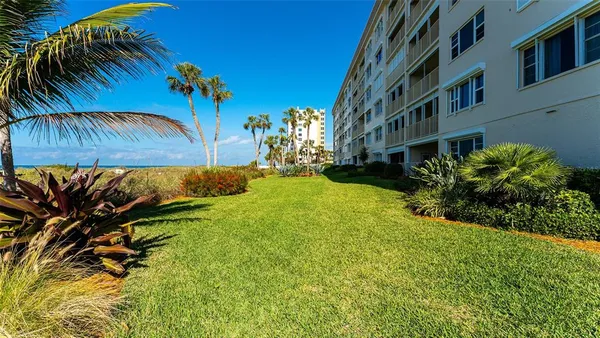 $6,000 | 4325 Gulf Of Mexico Drive, Unit 305, Longboat Key, FL 34228