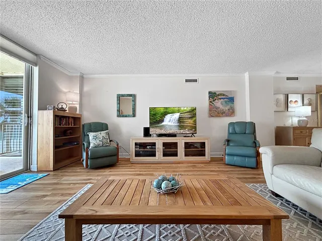 $6,000 | 4325 Gulf Of Mexico Drive, Unit 305, Longboat Key, FL 34228