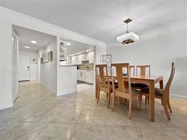 $6,000 | 4325 Gulf Of Mexico Drive, Unit 305, Longboat Key, FL 34228