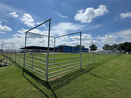 $699,000 | 125 Rolling Bnd Road, Alvord, TX 76225