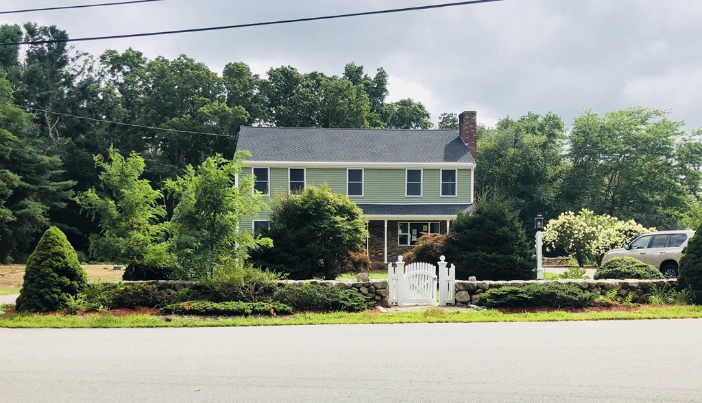 377 Mendell Road Rochester, MA 02770 - Photo 1 of 15