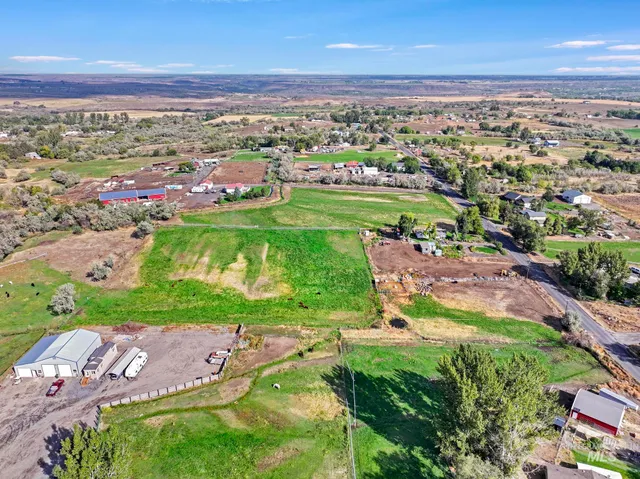 $330,000 | 4343 North 1200 East, Buhl, ID 83316