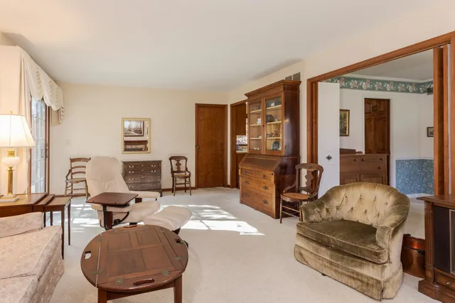 $325,000 | 2103 Hedgewood Drive, Bloomington, IL 61704