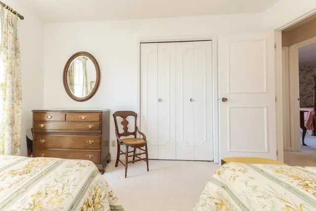 $325,000 | 2103 Hedgewood Drive, Bloomington, IL 61704