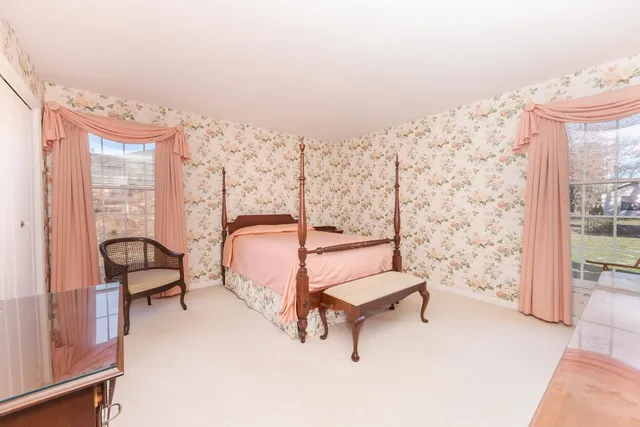 $325,000 | 2103 Hedgewood Drive, Bloomington, IL 61704