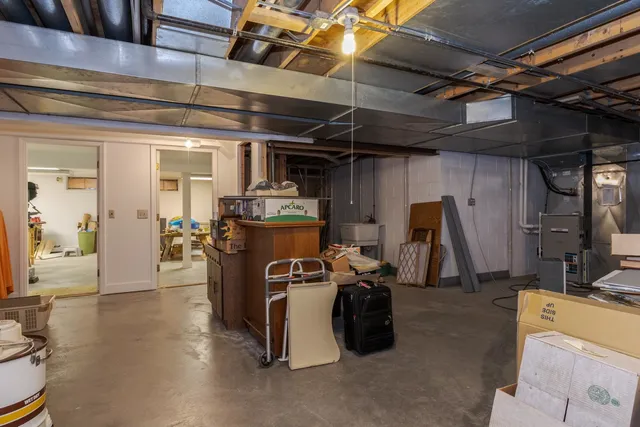 $325,000 | 2103 Hedgewood Drive, Bloomington, IL 61704