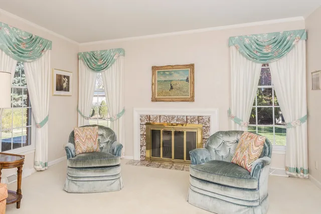 $325,000 | 2103 Hedgewood Drive, Bloomington, IL 61704