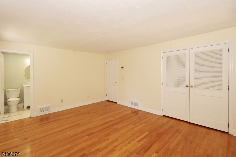 785 Lamberts Mill Road Westfield, NJ 07090 - Photo 23 of 37