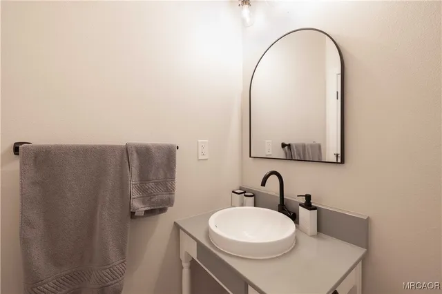 $925,000 | 374 Mountainaire Lane, Big Bear Lake, CA 92315