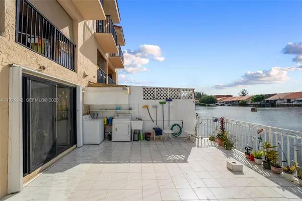 a view of an entryway of a house