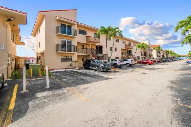 $299,000 | 5530 West 26th Court, Unit 102, Hialeah, FL 33016