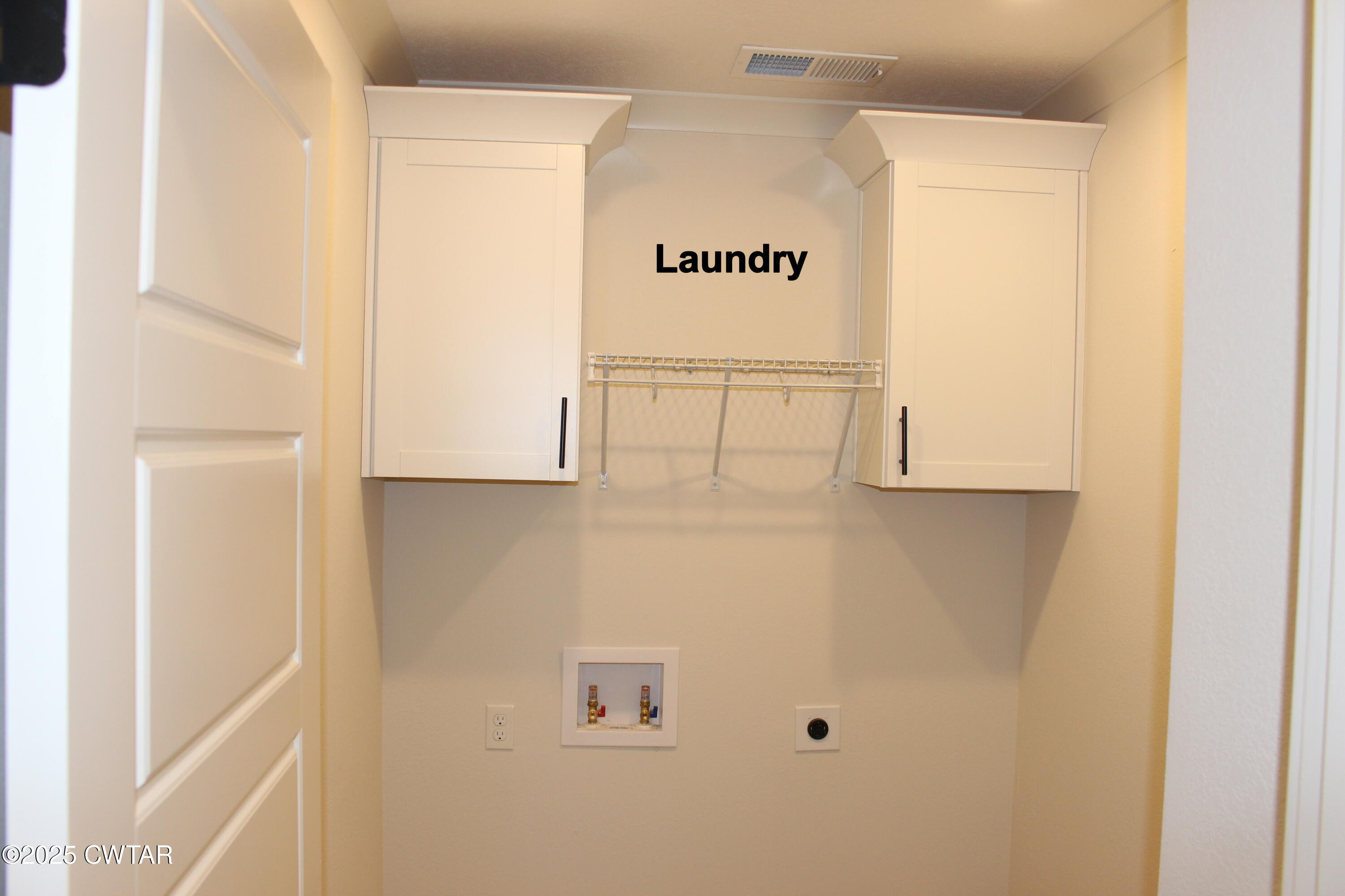 57 Brompton Cove Jackson, TN 38305 - Photo 5 of 15 a close up of a wall