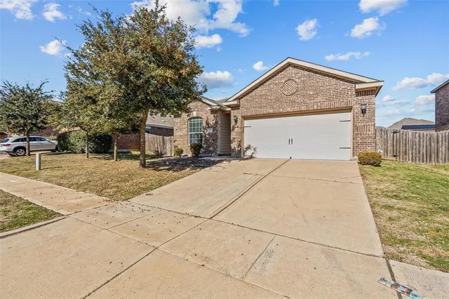 $2,100 | 412 Riverbed Drive, Crowley, TX 76036