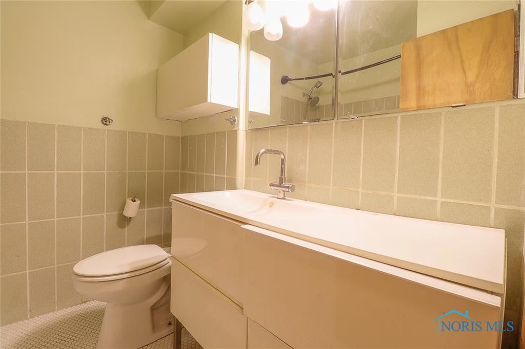 2039 Pautucket Road Toledo, OH 43615 - Photo 18 of 33 Gallery Image 18