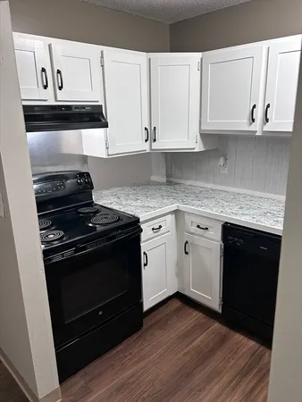 $1,700 | 158 Fulton Street, Unit 4, Fall River, MA 02720