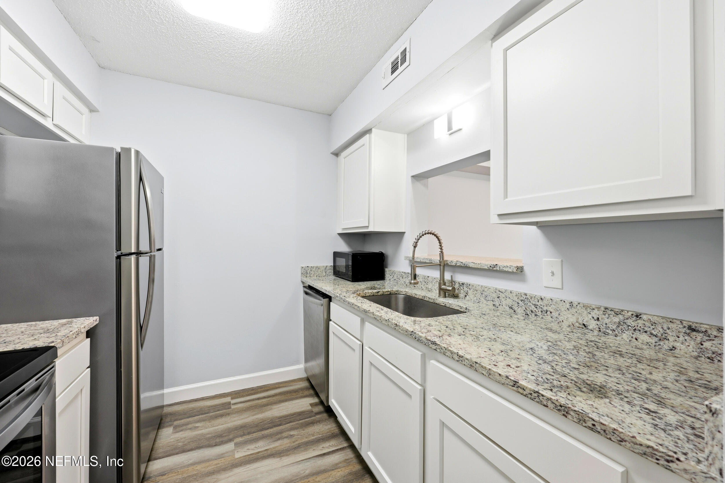 3765 Crown Point Road, Unit 9 Jacksonville, FL 32257 - Photo 15 of 27 15 - interior