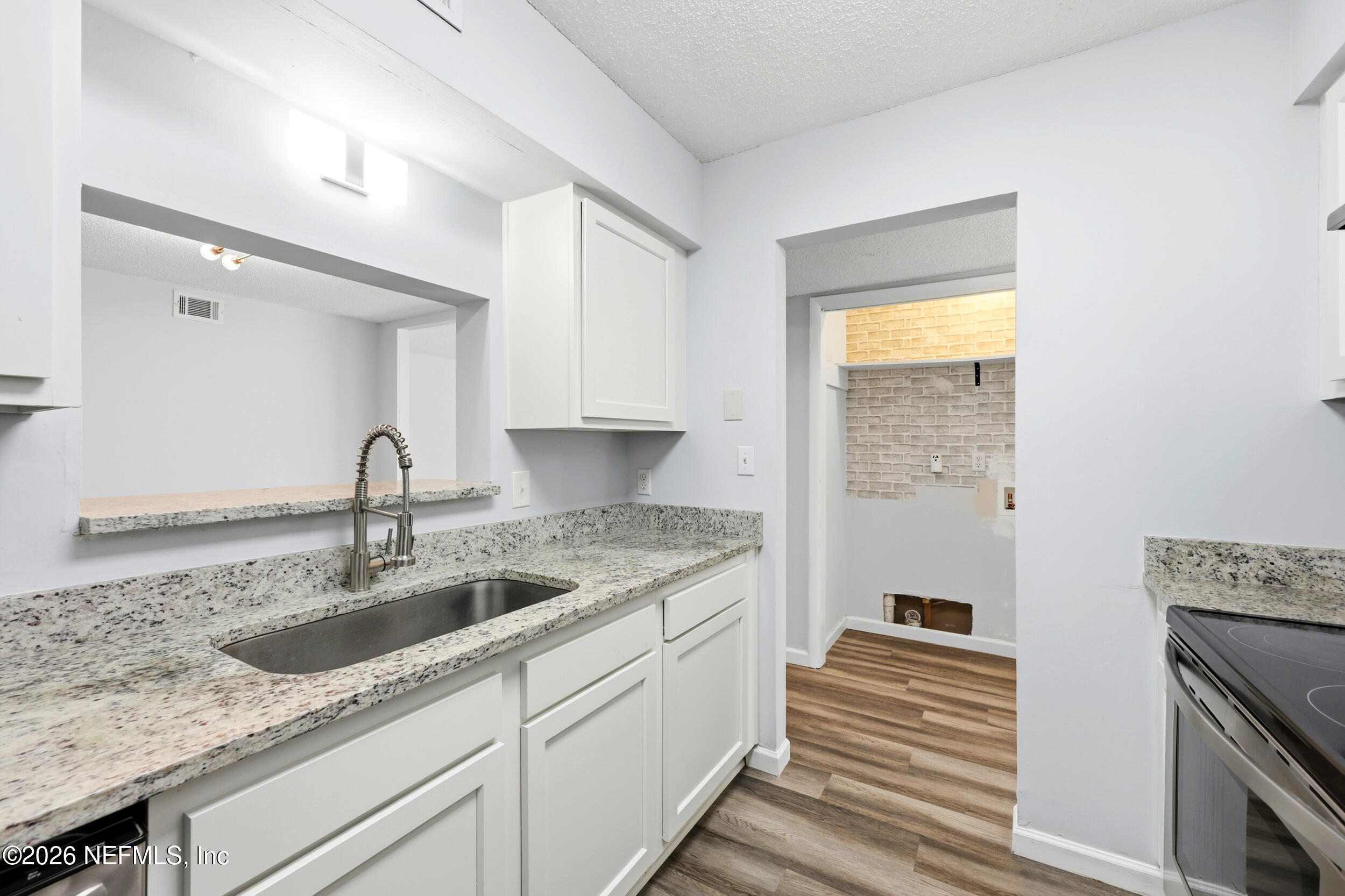 3765 Crown Point Road, Unit 9 Jacksonville, FL 32257 - Photo 17 of 27 17 - interior