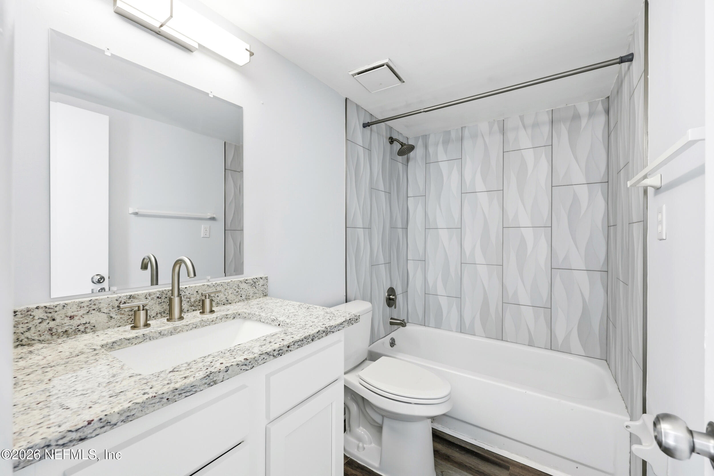 3765 Crown Point Road, Unit 9 Jacksonville, FL 32257 - Photo 18 of 27 19 - interior