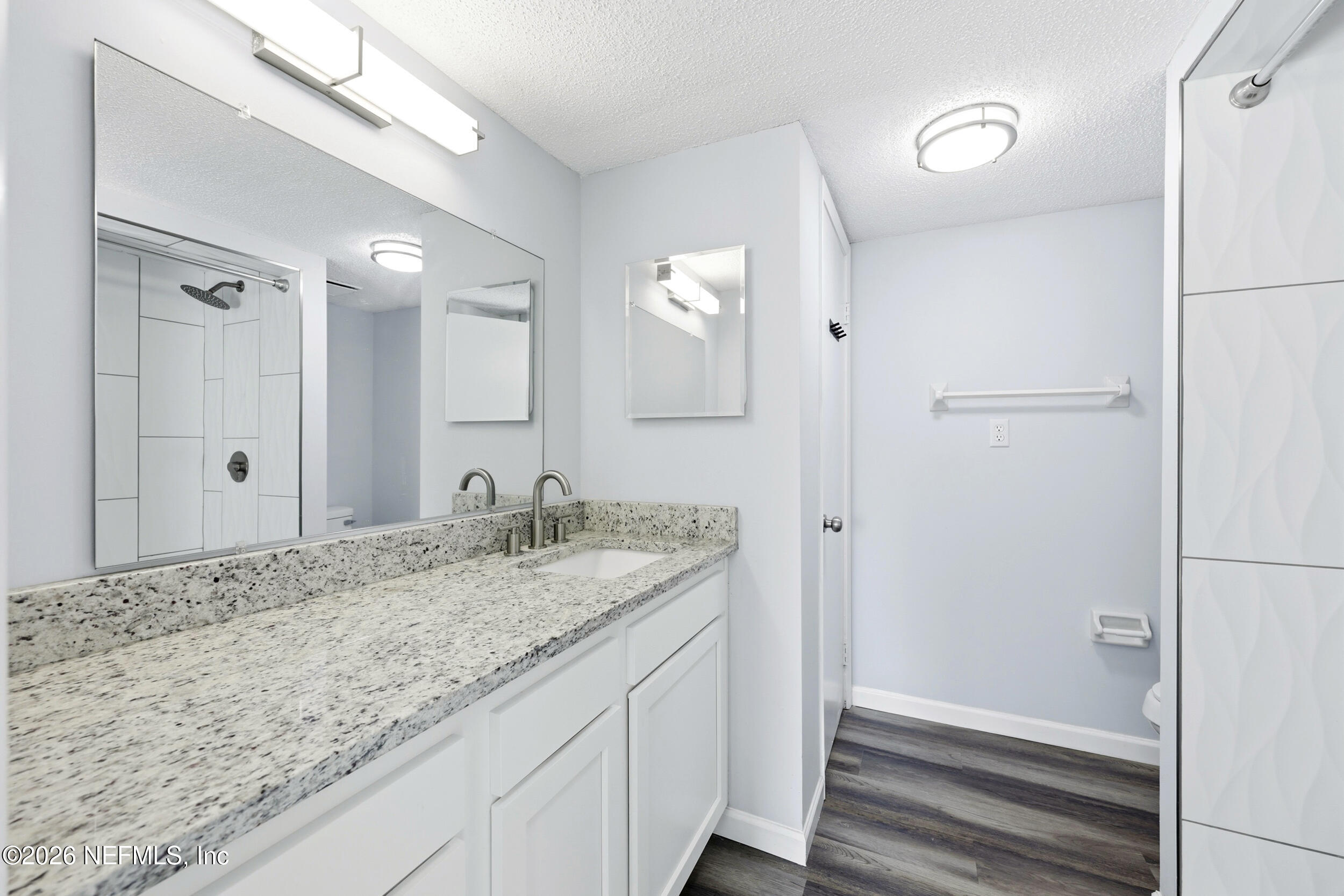 3765 Crown Point Road, Unit 9 Jacksonville, FL 32257 - Photo 24 of 27 25 - interior