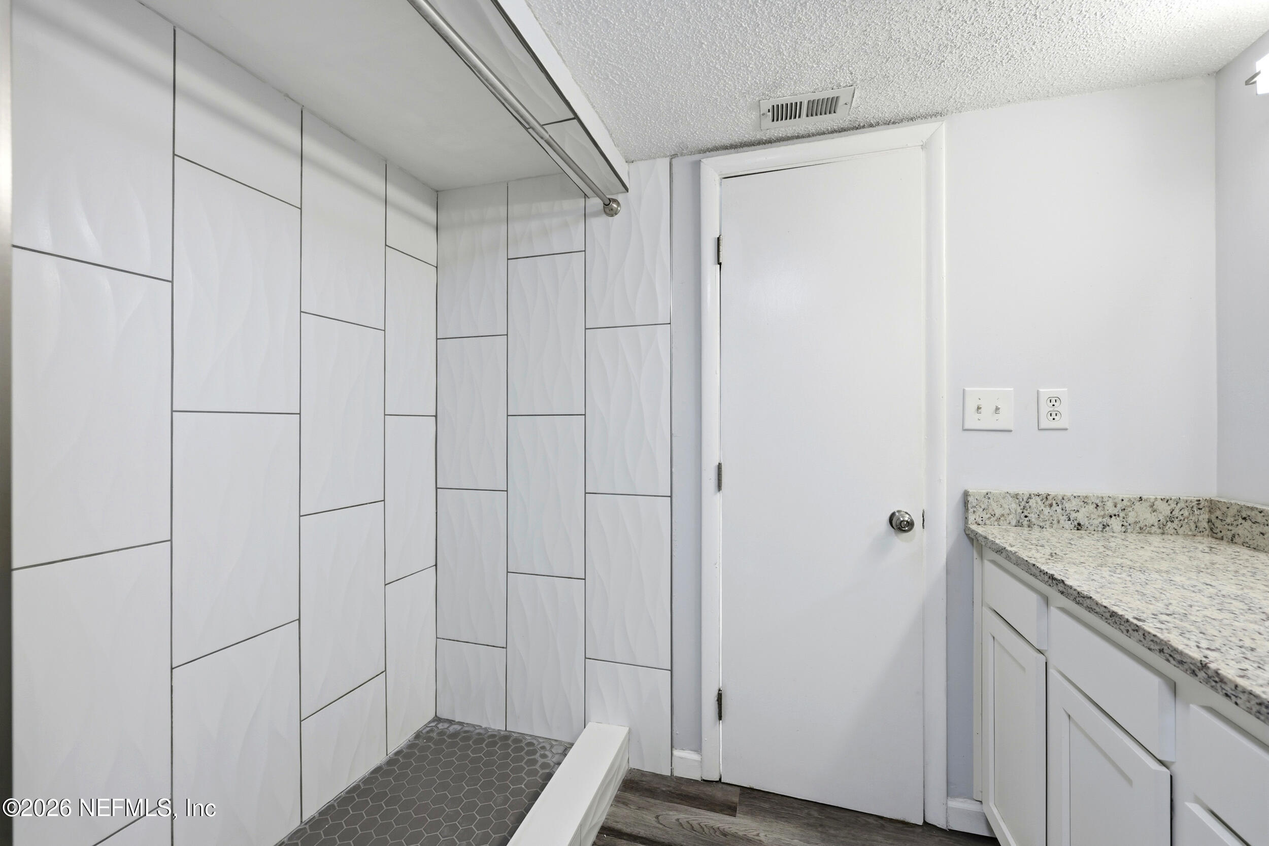 3765 Crown Point Road, Unit 9 Jacksonville, FL 32257 - Photo 26 of 27 27 - interior