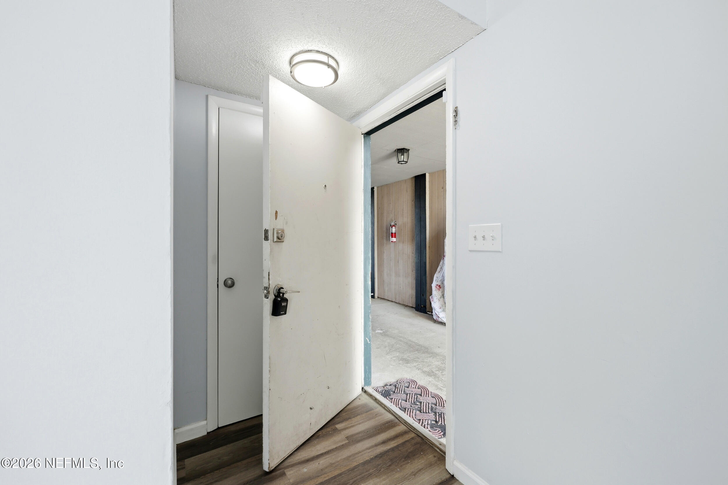 3765 Crown Point Road, Unit 9 Jacksonville, FL 32257 - Photo 8 of 27 8 - interior