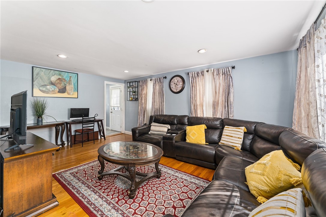 100 Monticello Road Pawtucket, RI 02861 - Photo 4 of 19 Gallery Image 4