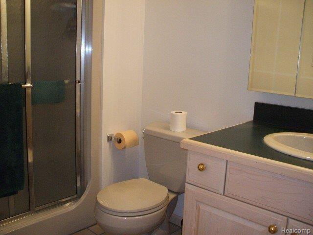 14050 Reeck Road Southgate, MI 48195 - Photo 10 of 25 3rd Bathroom.JPG