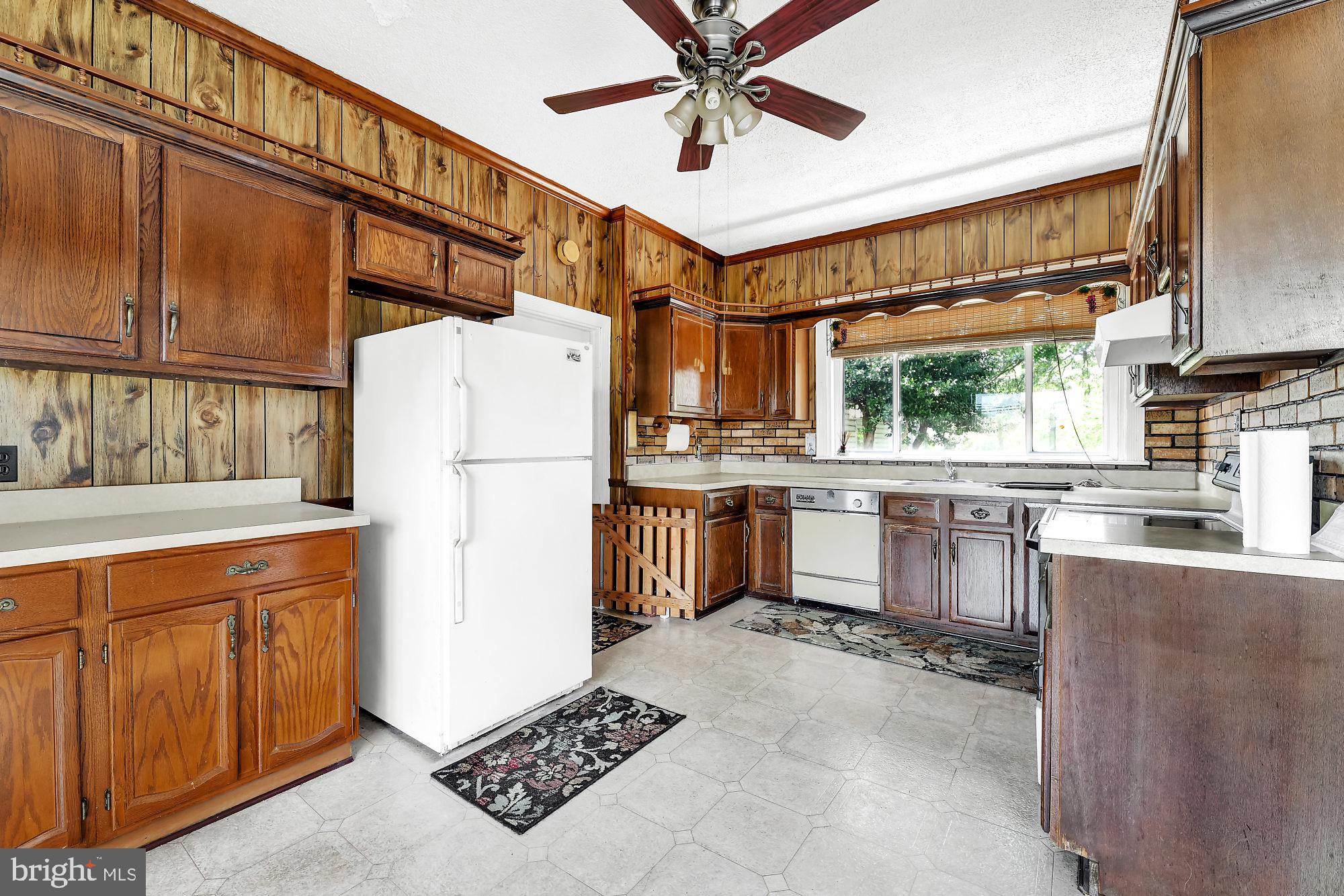 8134 Bullneck Road Baltimore, MD 21222 - Photo 10 of 34