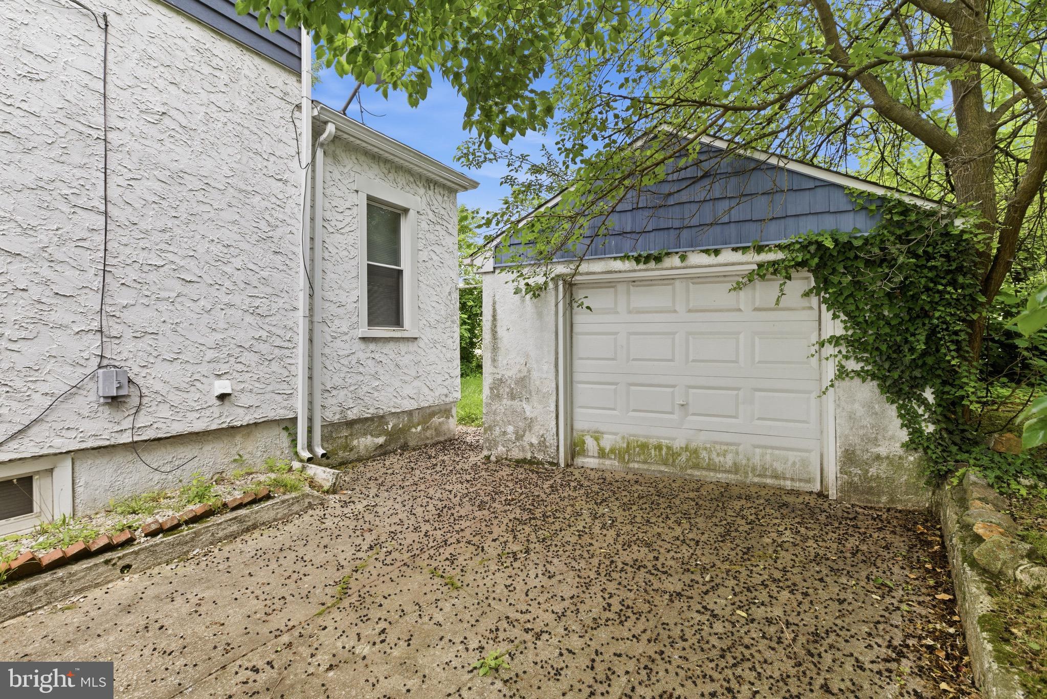 820 Greenhill Road Sharon Hill, PA 19079 - Photo 2 of 37