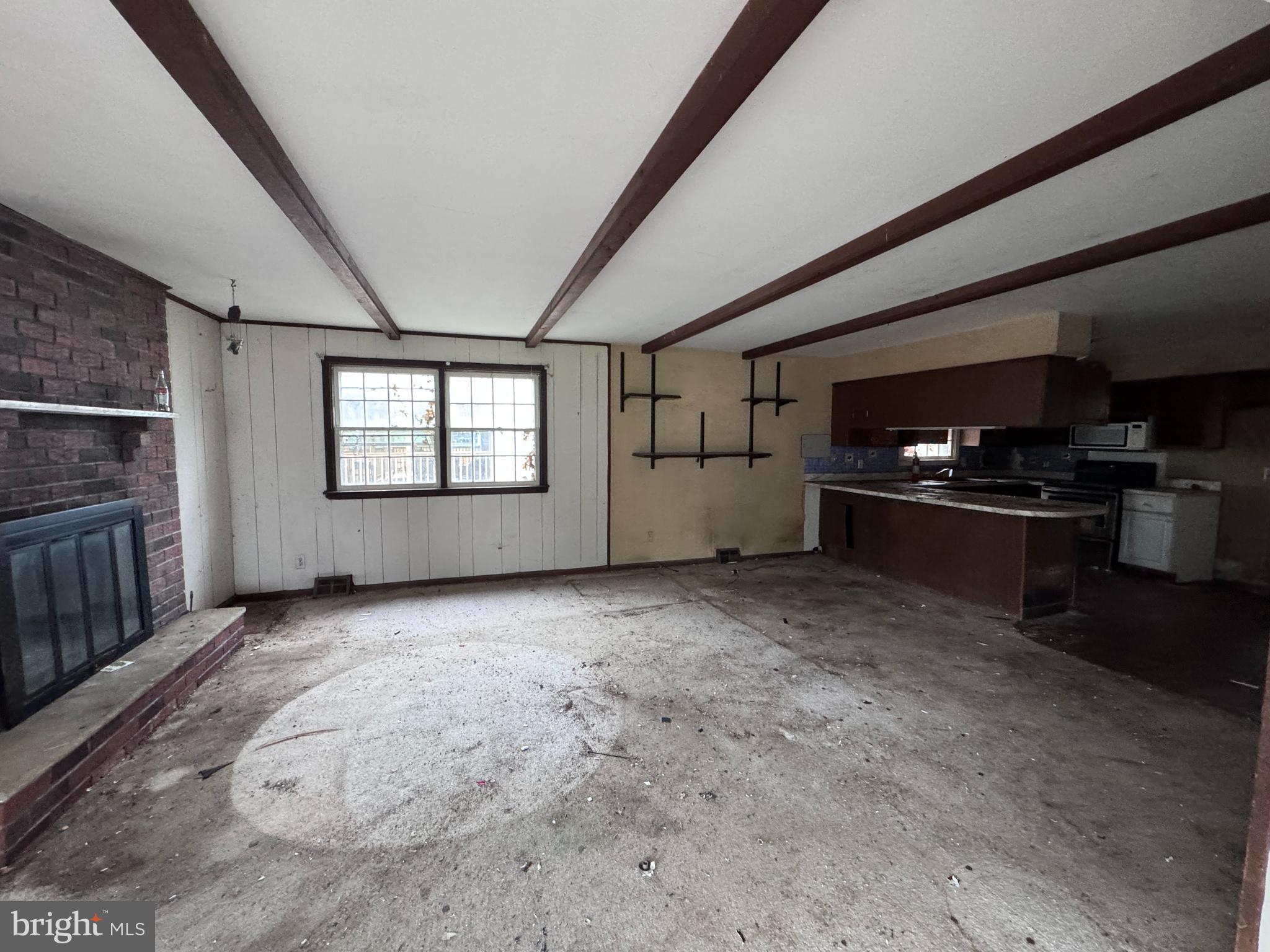 464 Foulke Lane Springfield, PA 19064 - Photo 7 of 27 Family Room