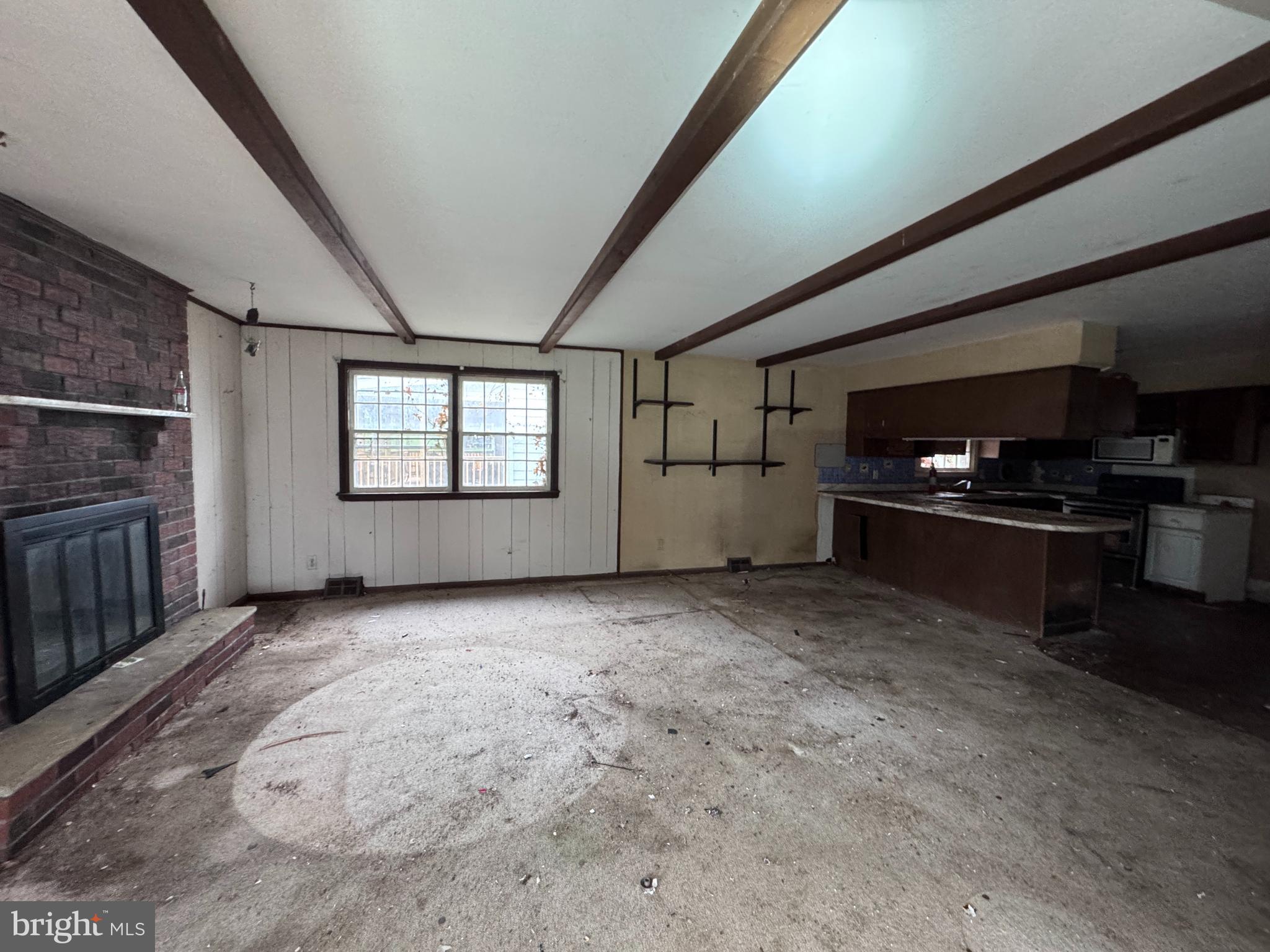 464 Foulke Lane Springfield, PA 19064 - Photo 8 of 27 Family Room