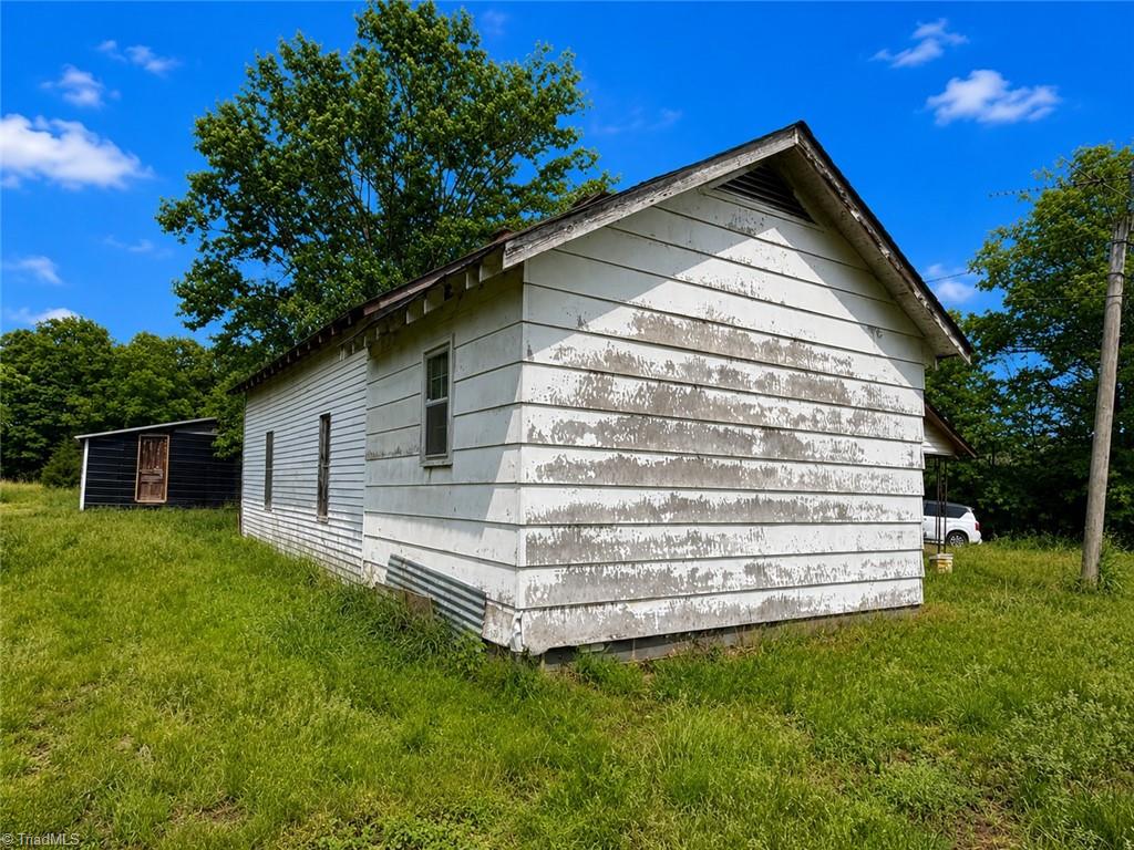 529 Ridgeline Road Union Grove, NC 28689 - Photo 3 of 4