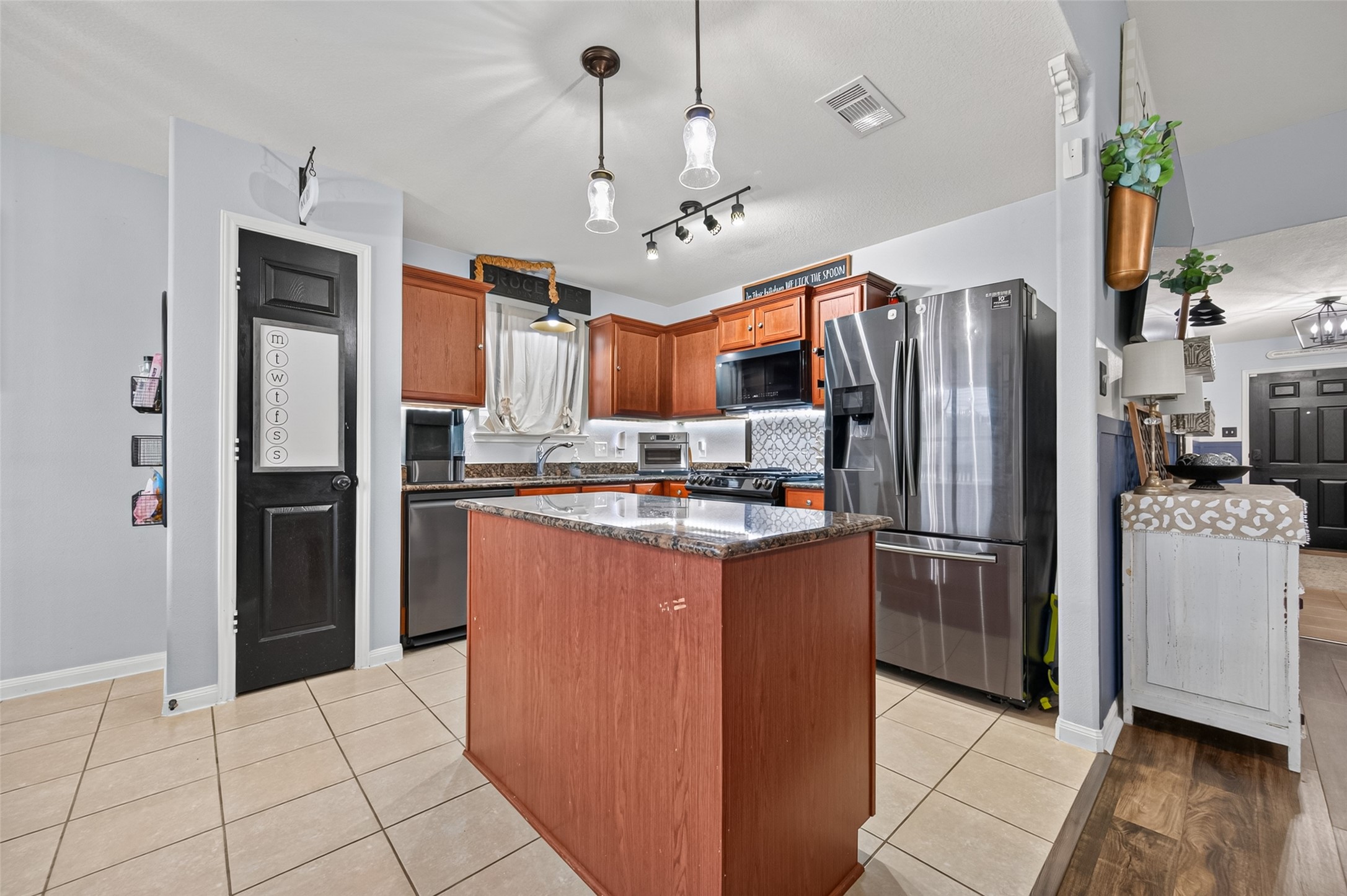 902 Marigold Road Baytown, TX 77521 - Photo 15 of 43
