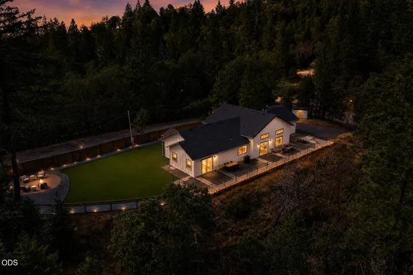 $699,000 | 922 Palomino Drive, Grants Pass, OR 97526