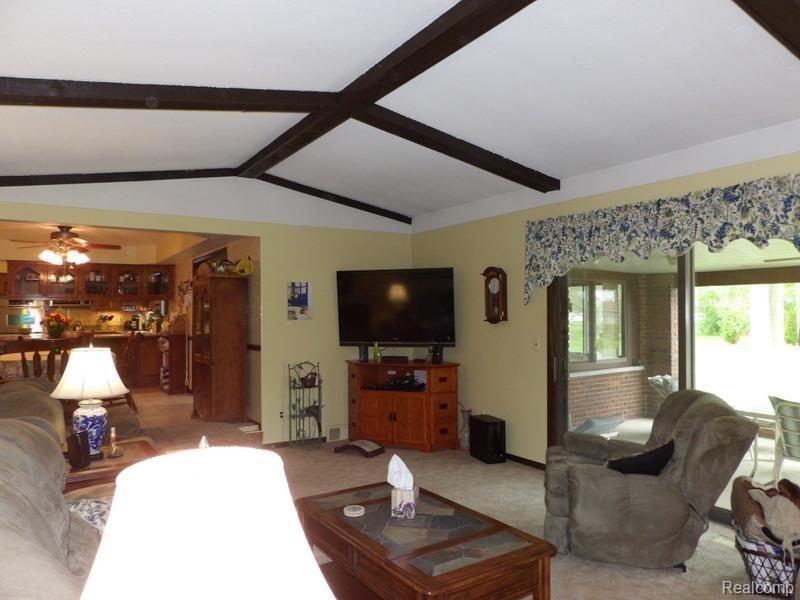 13710 Reeck Road Southgate, MI 48195 - Photo 34 of 63 100_3022.jpg