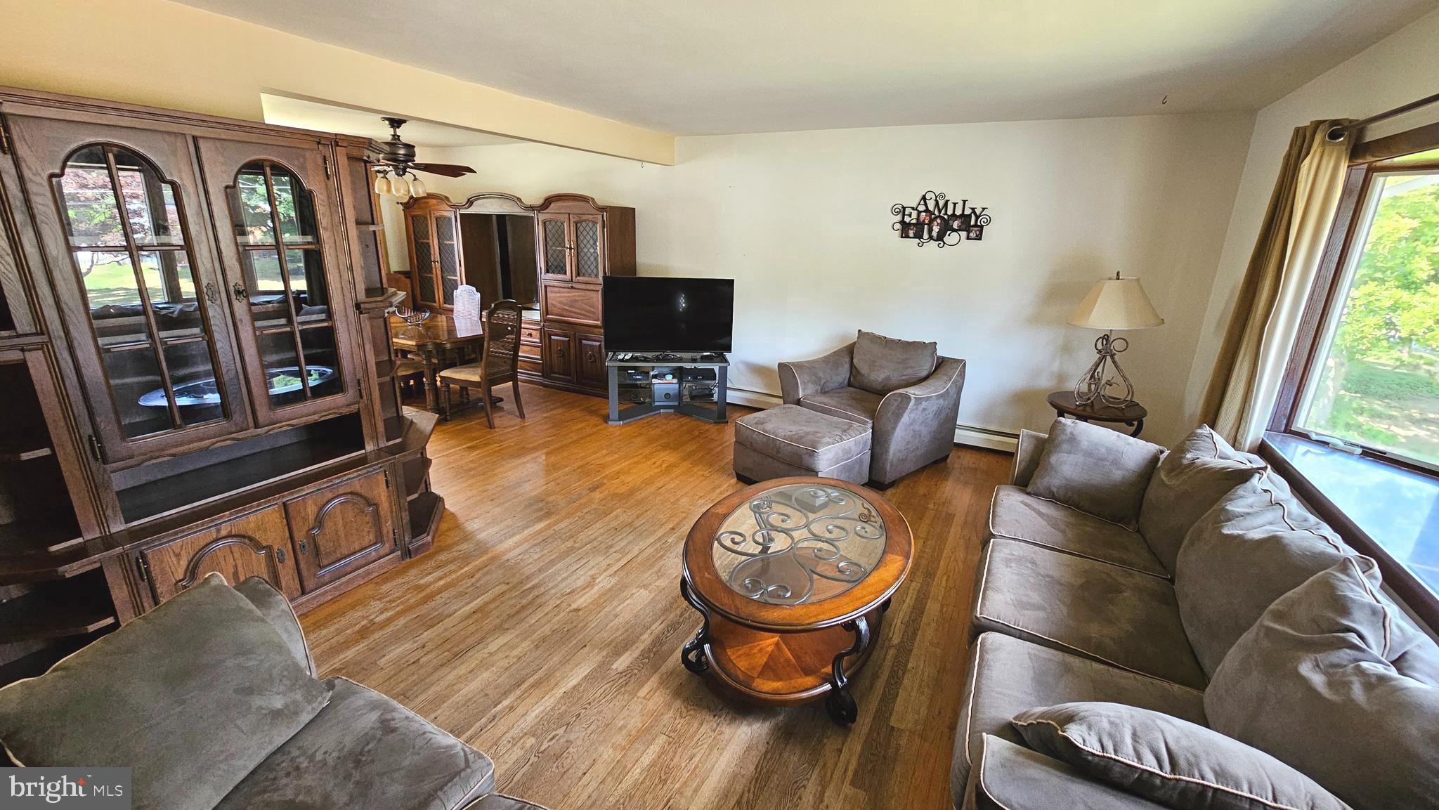 54 Rockland Road Ewing, NJ 08638 - Photo 7 of 46 Living Room