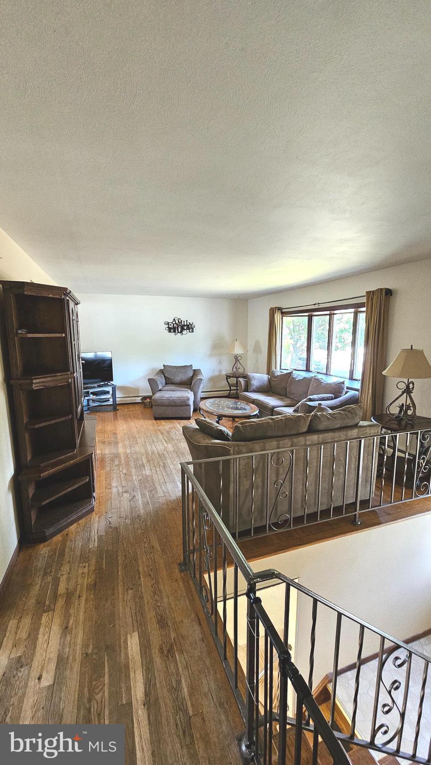 54 Rockland Road Ewing, NJ 08638 - Photo 9 of 46 Living Room