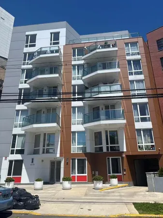 $558,000 | 4223 Parsons Boulevard, Unit 5D | Flushing