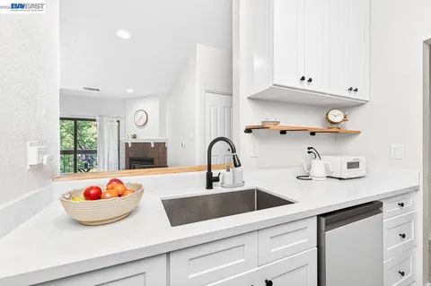 $599,000 | 39931 Cedar Boulevard, Unit 309, Newark, CA 94560