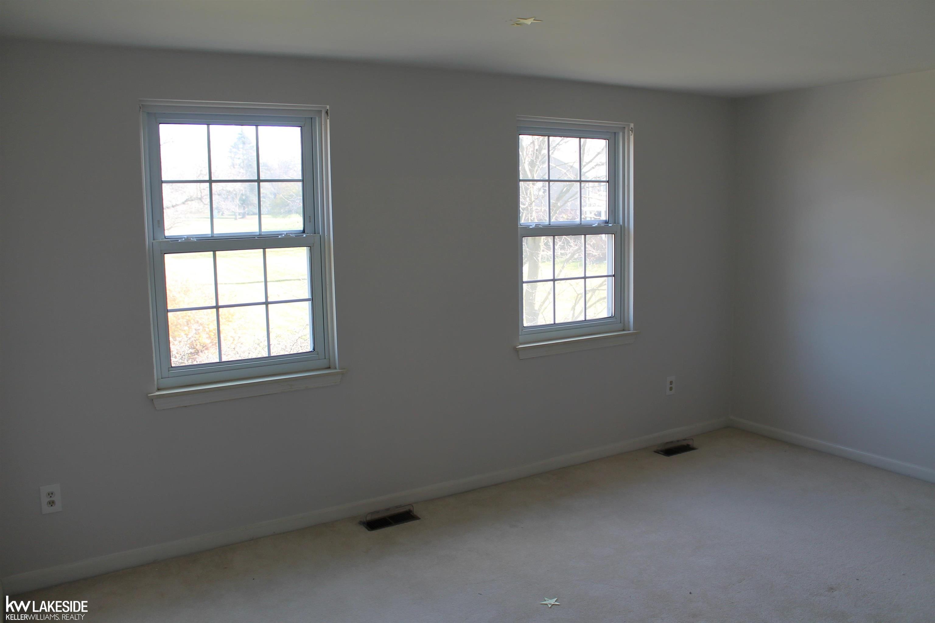 1438 Deerhurst Lane Rochester, MI 48307 - Photo 15 of 56 50084908-17.JPG