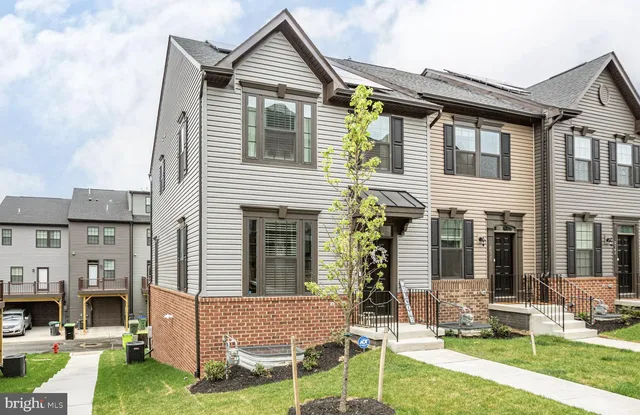 $439,900 | 2052 Track Circle, Fredericksburg, VA 22401