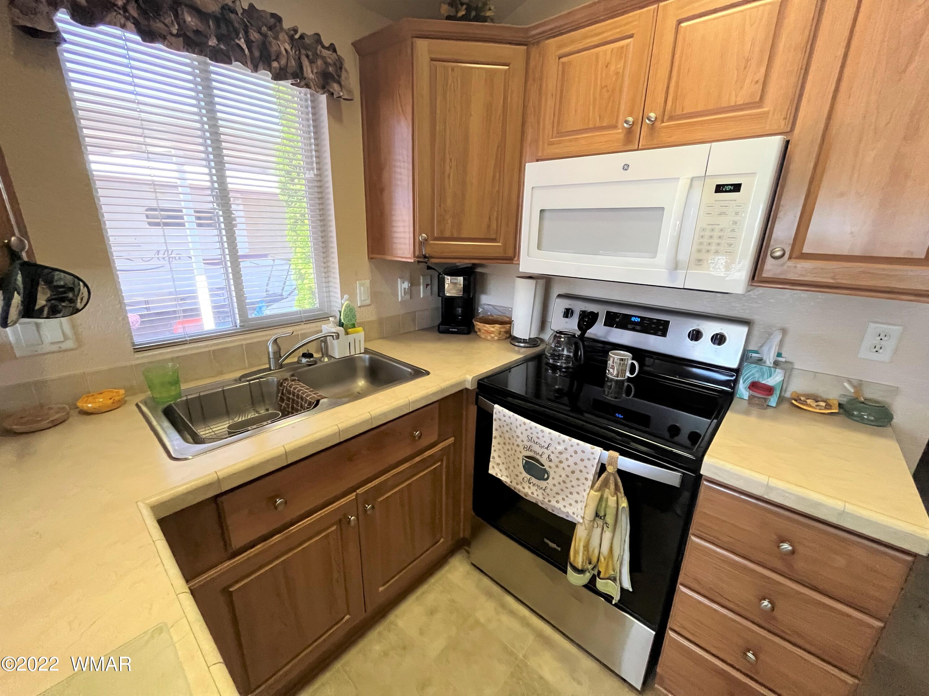 8227 Rainbow Loop, Unit 454 Show Low, AZ 85901 - Photo 9 of 41