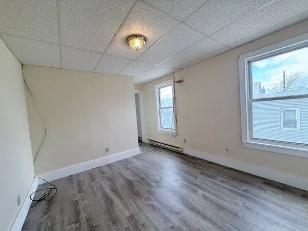 $2,500 | 7 Cottage Street, Unit 2, Worcester, MA 01609