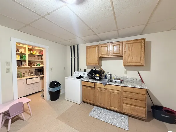 $2,500 | 7 Cottage Street, Unit 2, Worcester, MA 01609