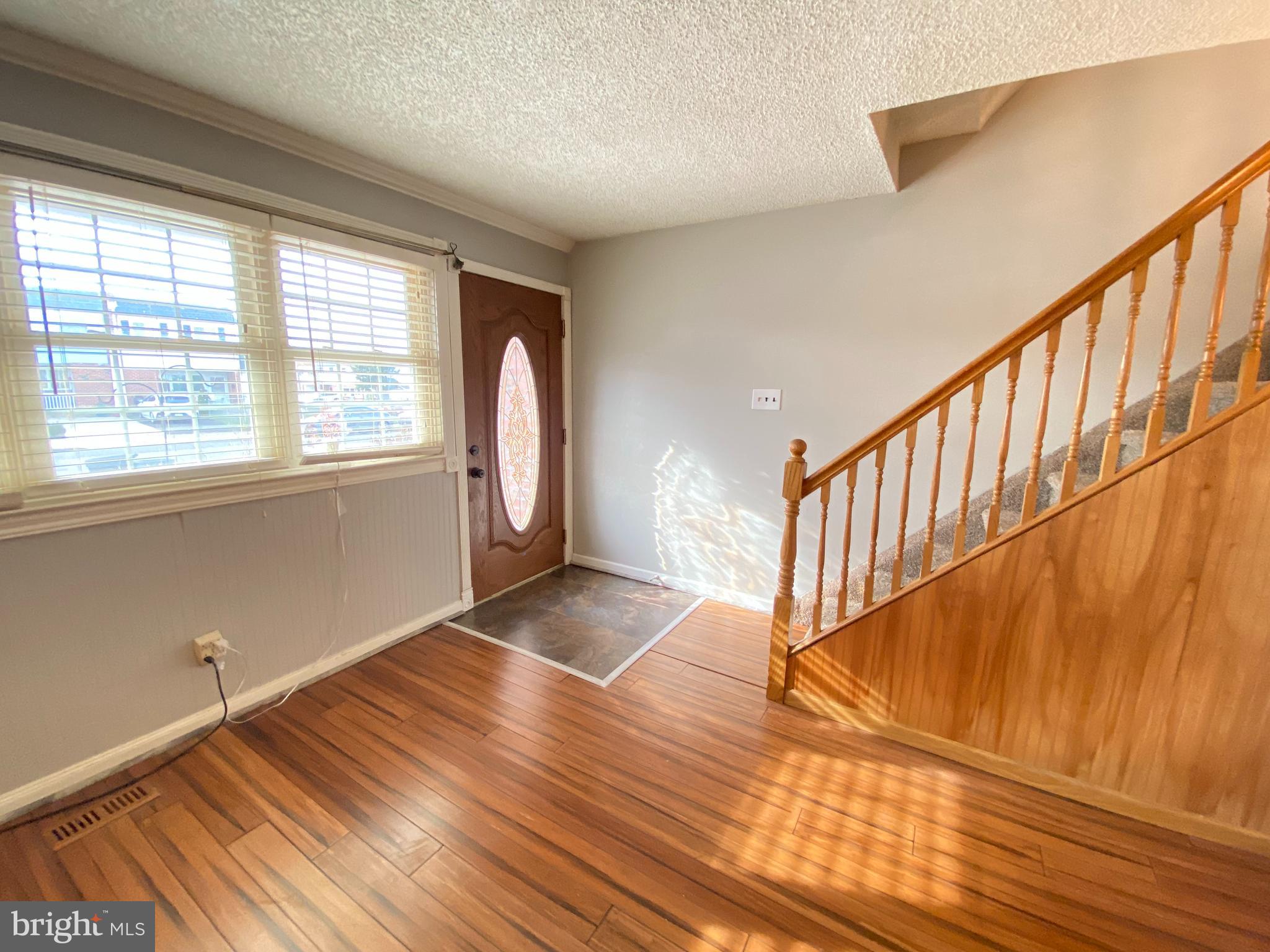 3209 Fairdale Road Philadelphia, PA 19154 - Photo 3 of 23 Entry has vinyl floor & leaded glass door