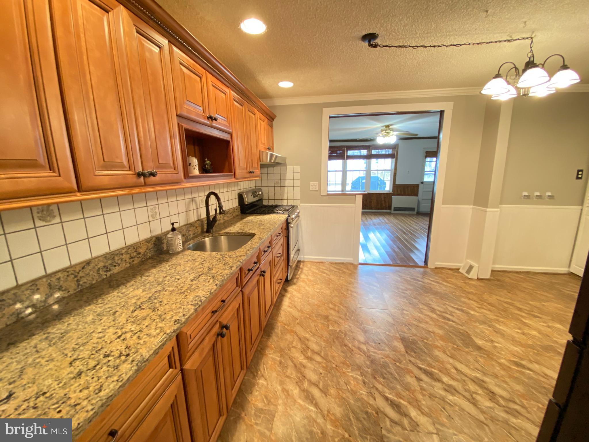 3209 Fairdale Road Philadelphia, PA 19154 - Photo 5 of 23 Beautiful kitchen w granite & stainless appliances