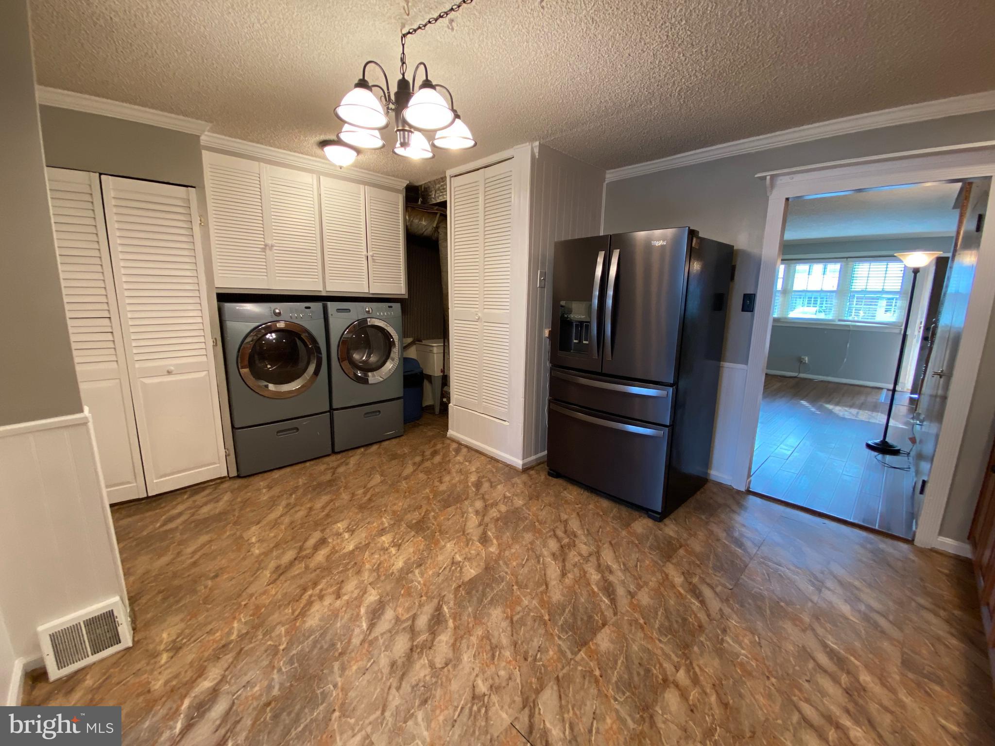 3209 Fairdale Road Philadelphia, PA 19154 - Photo 7 of 23 Front loading washer/dryer included