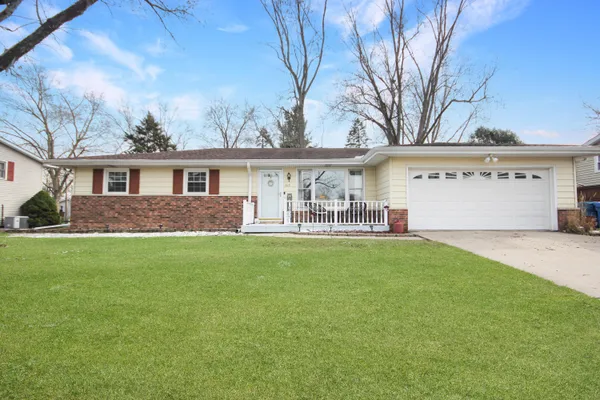 $359,900 | 615 Alice Street, Crown Point, IN 46307