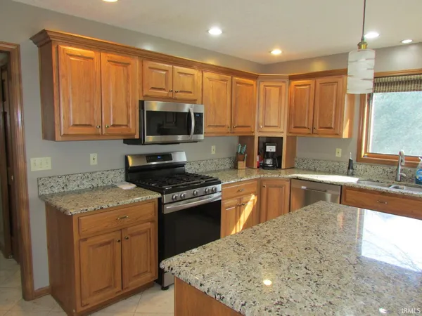 $439,900 | 1401 Sanders Drive, Auburn, IN 46706