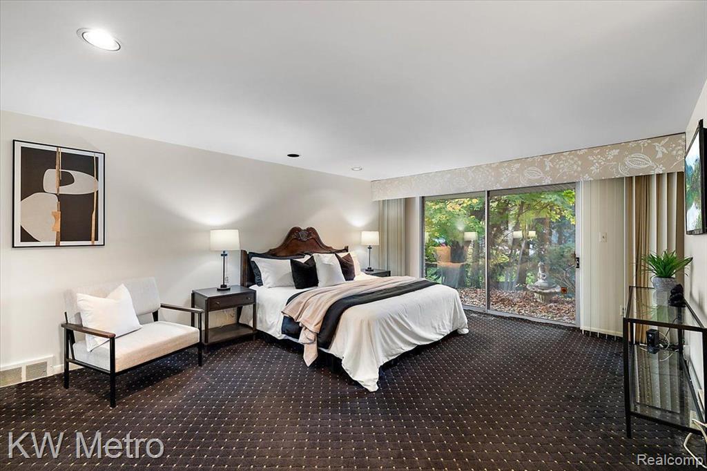 4751 South Valleyview Road West Bloomfield, MI 48323 - Photo 23 of 38 Gallery Image 23